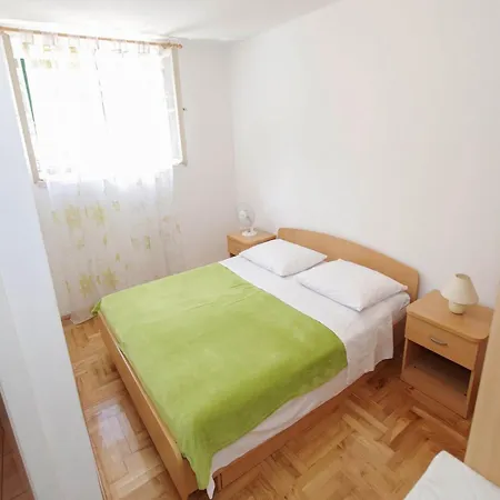 Srzi Apartment *